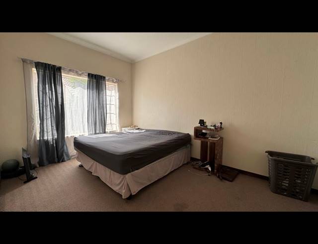 2 bed property to rent in WILLOW PARK MANOR